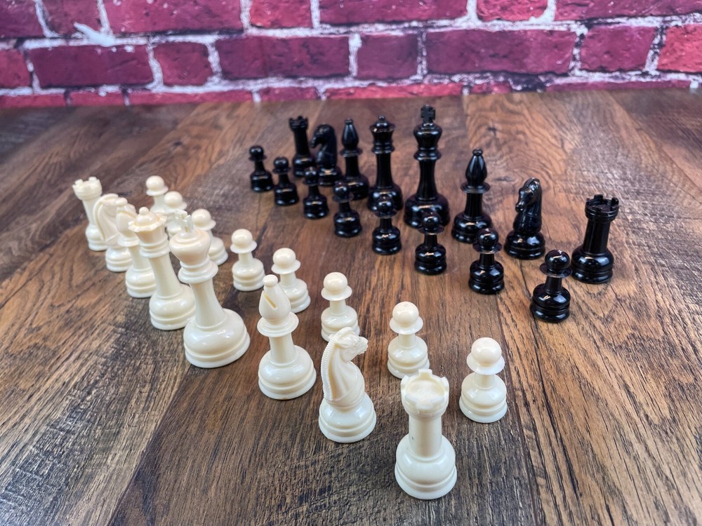 Vintage E.S. LOWE CHESS SET ONLY - Complete Set Without Board Case or Any Papers