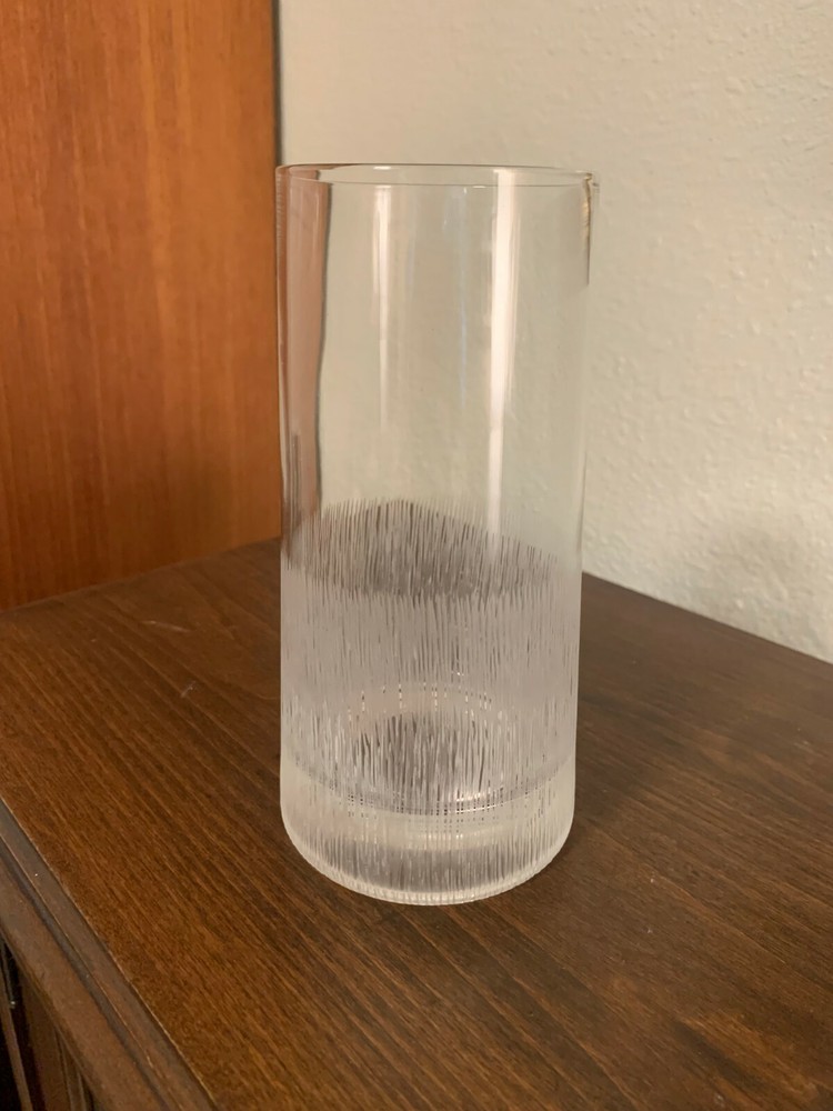 SET OF 4 CLEAR DRINKING GLASSES WITH MODERN ETCHING ON BOTTOM HALF