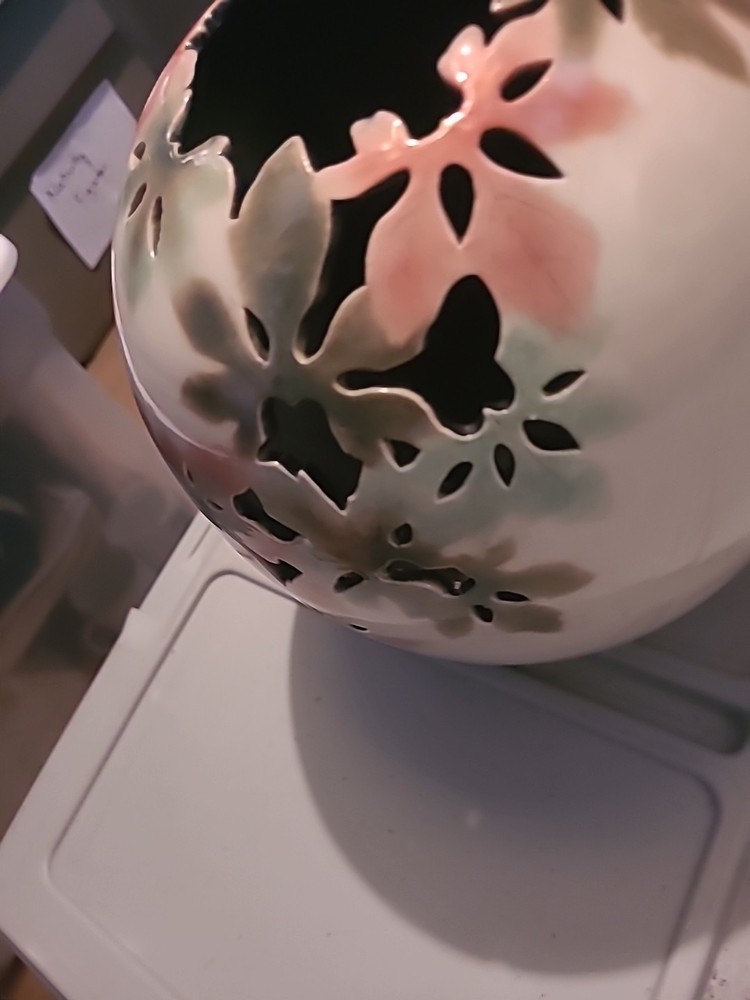 VTG. HUGE EGG VASE OR DECORATION