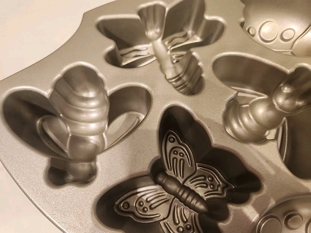 Nordic Ware Backyard Bugs Baking Mold Pan 5 Cups Cupcakes Cakes