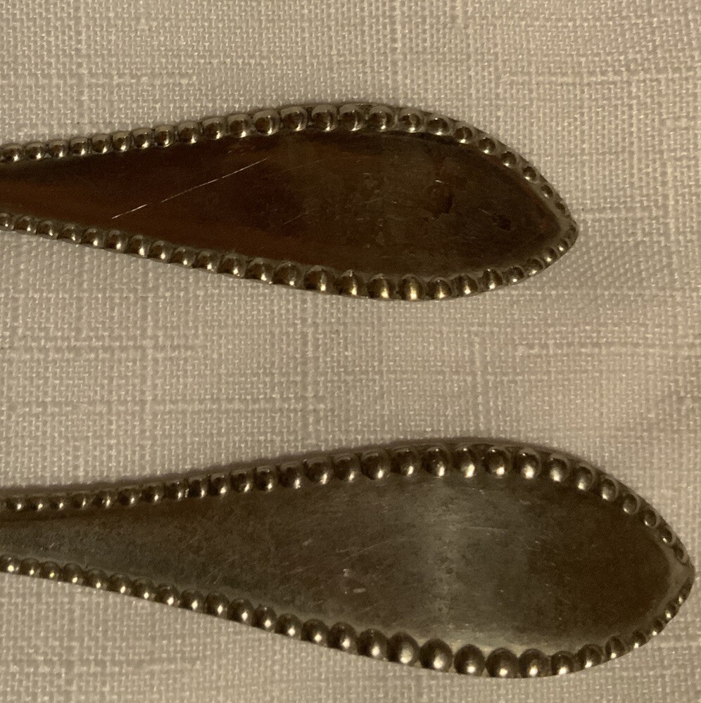 Oneida Leota Pattern 2 Teaspoons Extra Coin Silver Plate