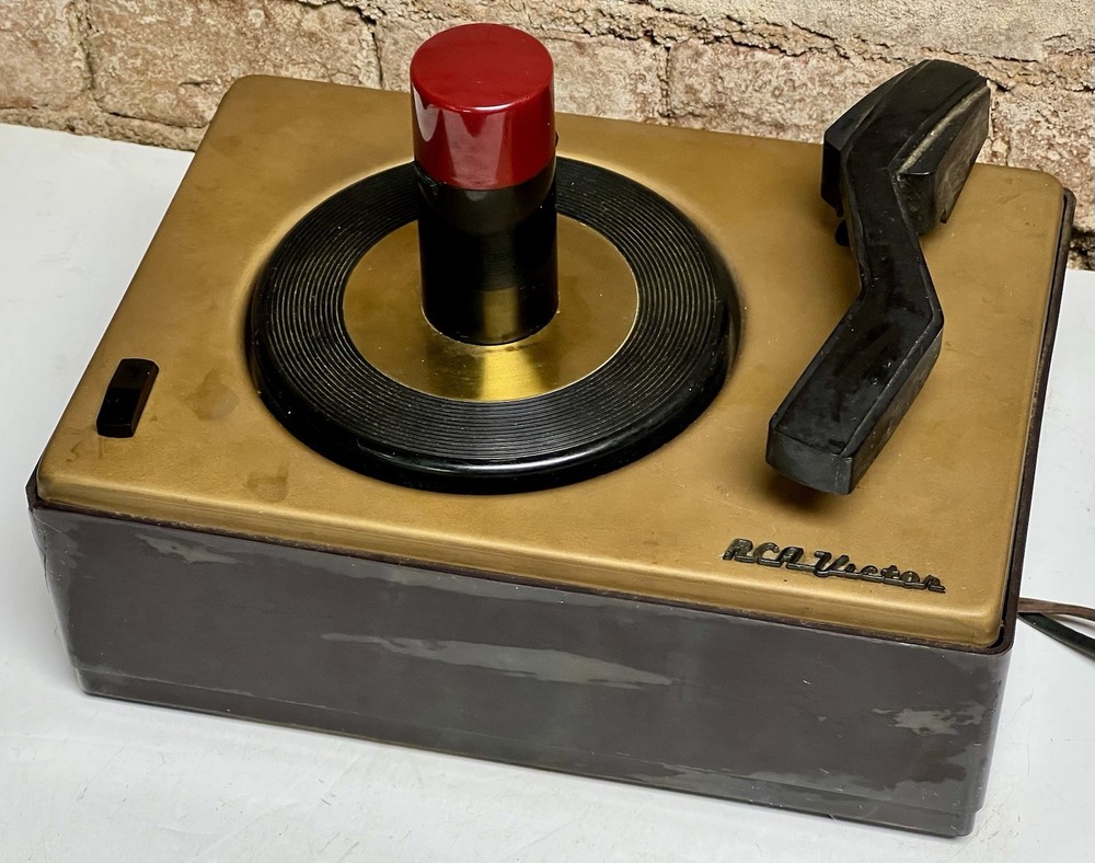 RCA Victor Vintage Record Player Brown & Gold Classic Design Auto Stack Changer