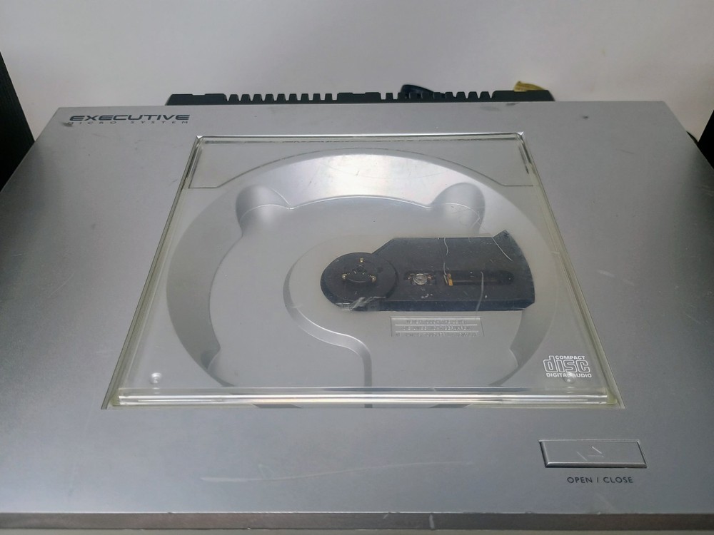 Emerson ES769 Executive Micro System Stereo w/ Speakers, Disc Read Issues, READ