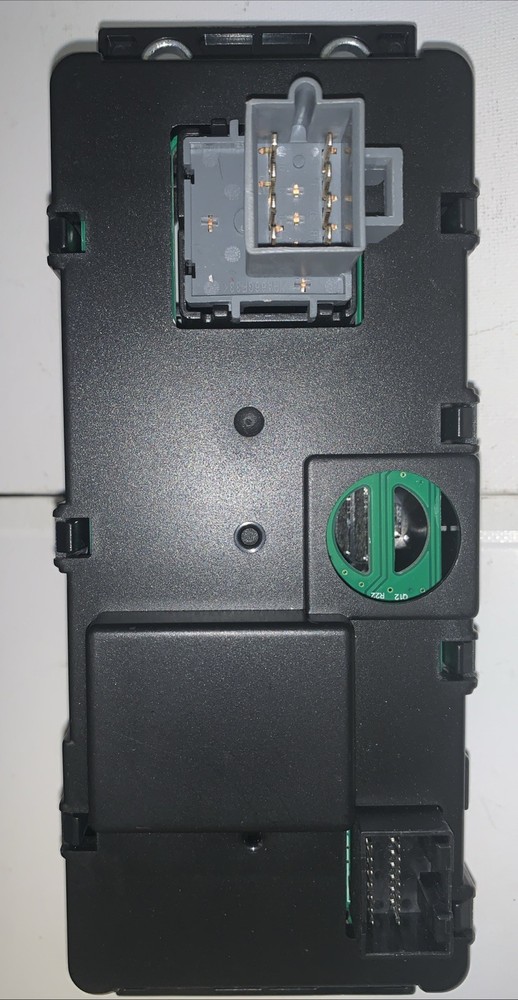 TEMPERATURE CONTROL UNIT P/N 29RD324AM. Unbranded