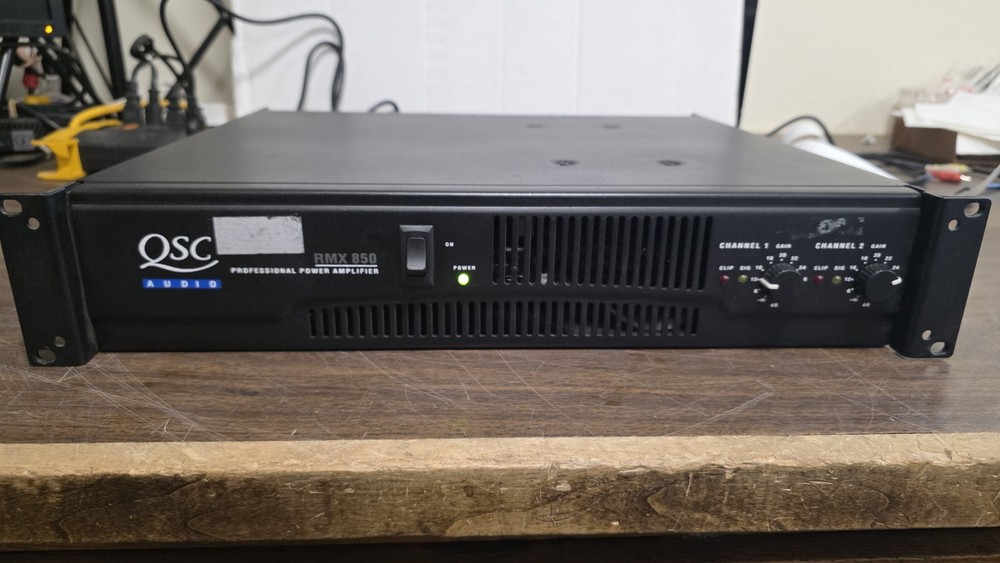 QSC RMX 850 Professional Power Amplifier