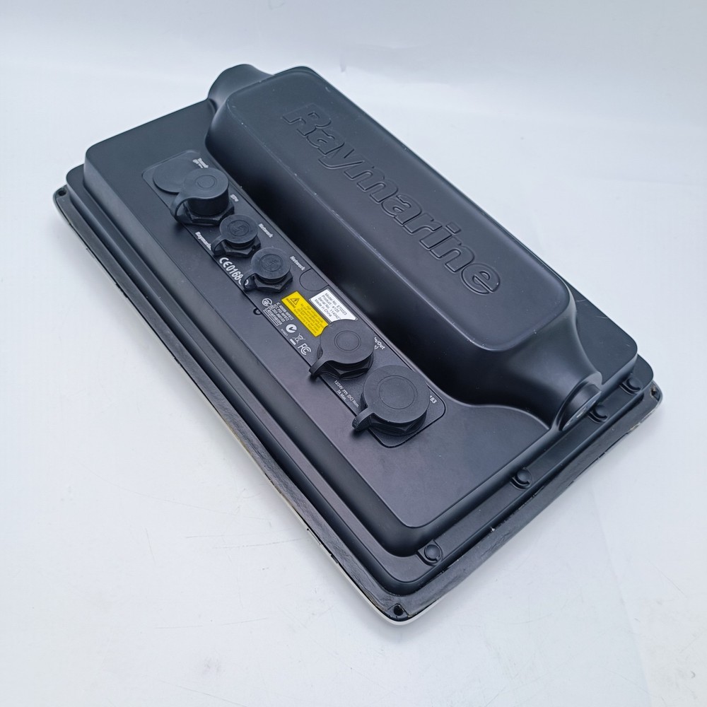 Raymarine e125 HybridTouch MFD Display Chartplotter Radar Display E70023 & Cover