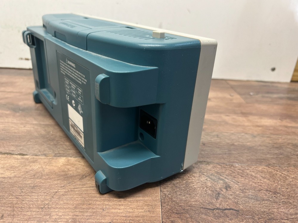 Tektronix TDS2012 Two Channel Digital Storage Oscilloscope bad screen