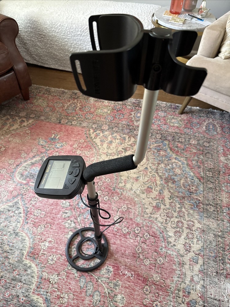 TEKNETICS Alpha Metal Detector