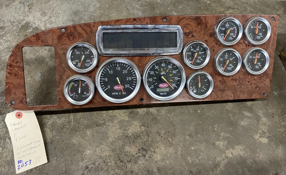 #2053 2004 Peterbilt Instrument Gauges