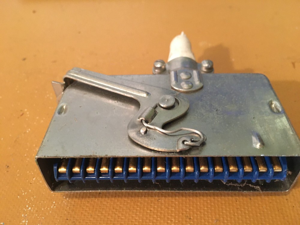 Amphenol 32 pin Connector with Lock