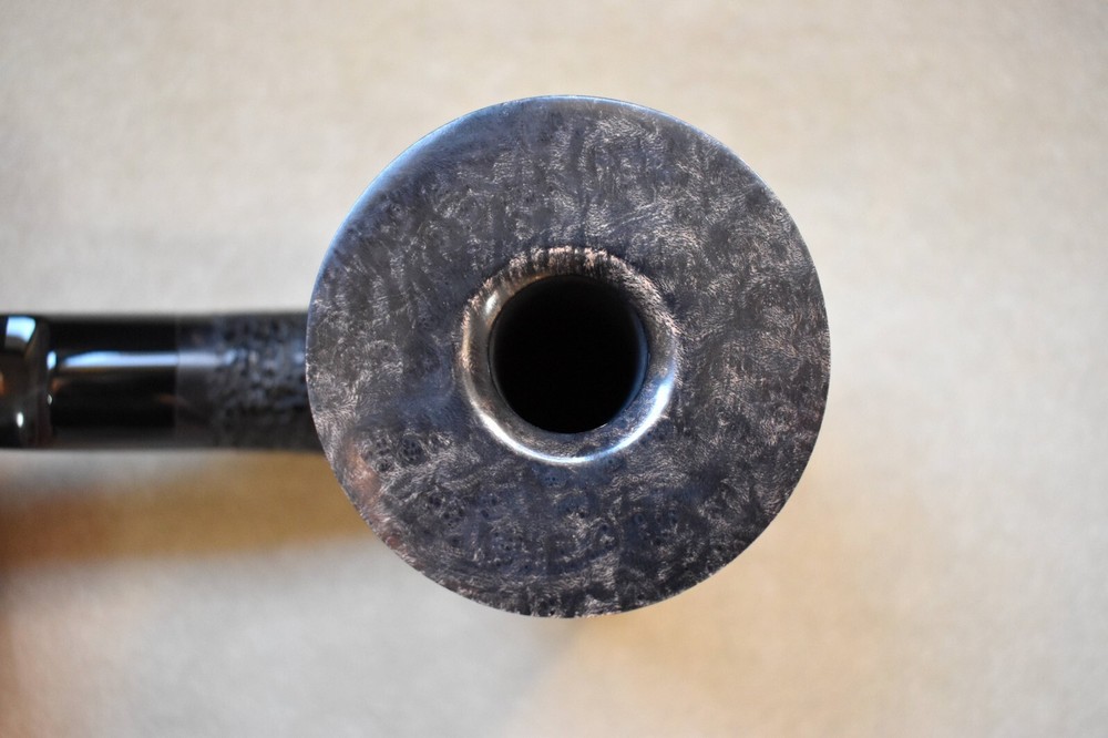 Moretti Pipe Huge Super Magnum Black Rusticated Freehand