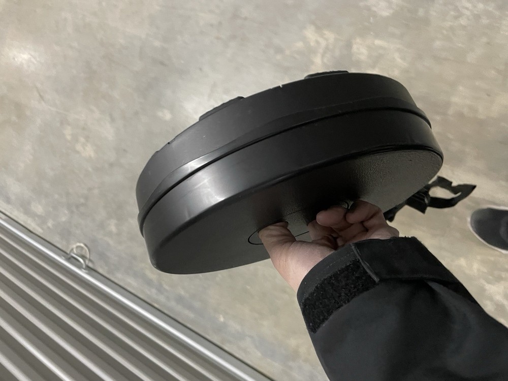Portable stool (twist an sit)