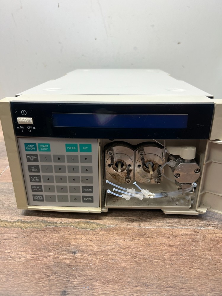 Hitachi L-7100 HPLC Pump