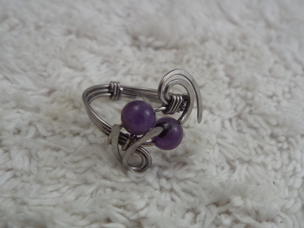 Silvertone Amethyst Bead Ring ~ Size 6 (K5)