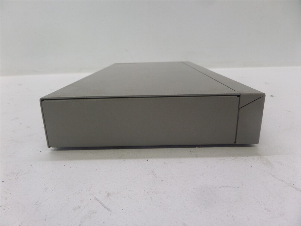 Digital EtherWorks Hub 8T DEL08-A3 8 ports