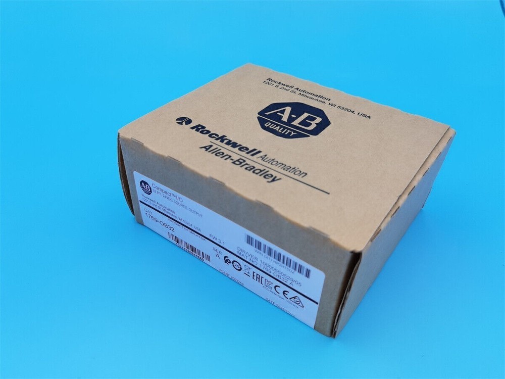Original AB 1769-OB32 SER A CompactLogix 32 Pt 24VDC D/O Module US