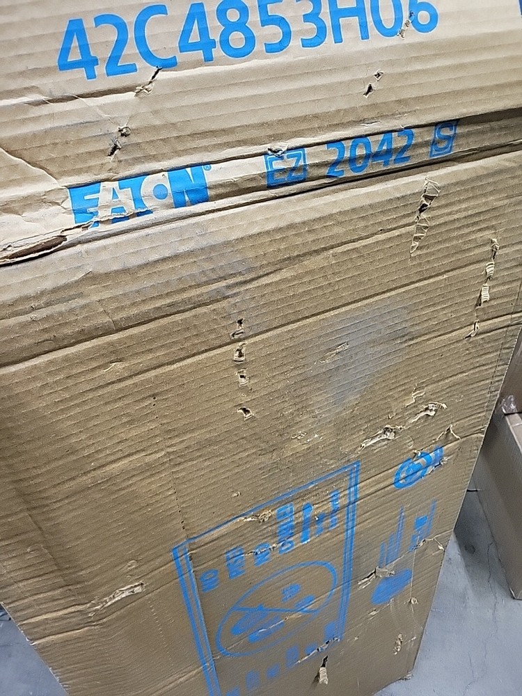 NOS EATON EZ2042S Panelboard Cover LT ETON