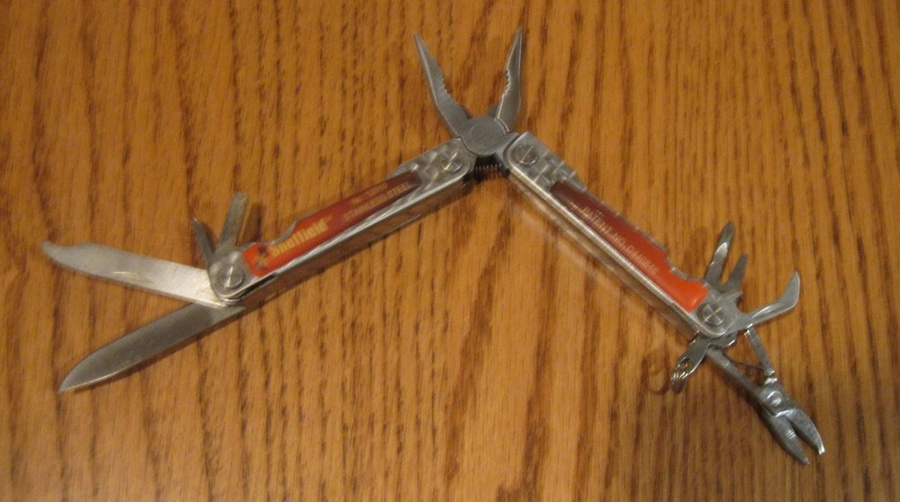 SHEFFIELD NO. 1210 POCKET SIZE 9 MULTI TOOL