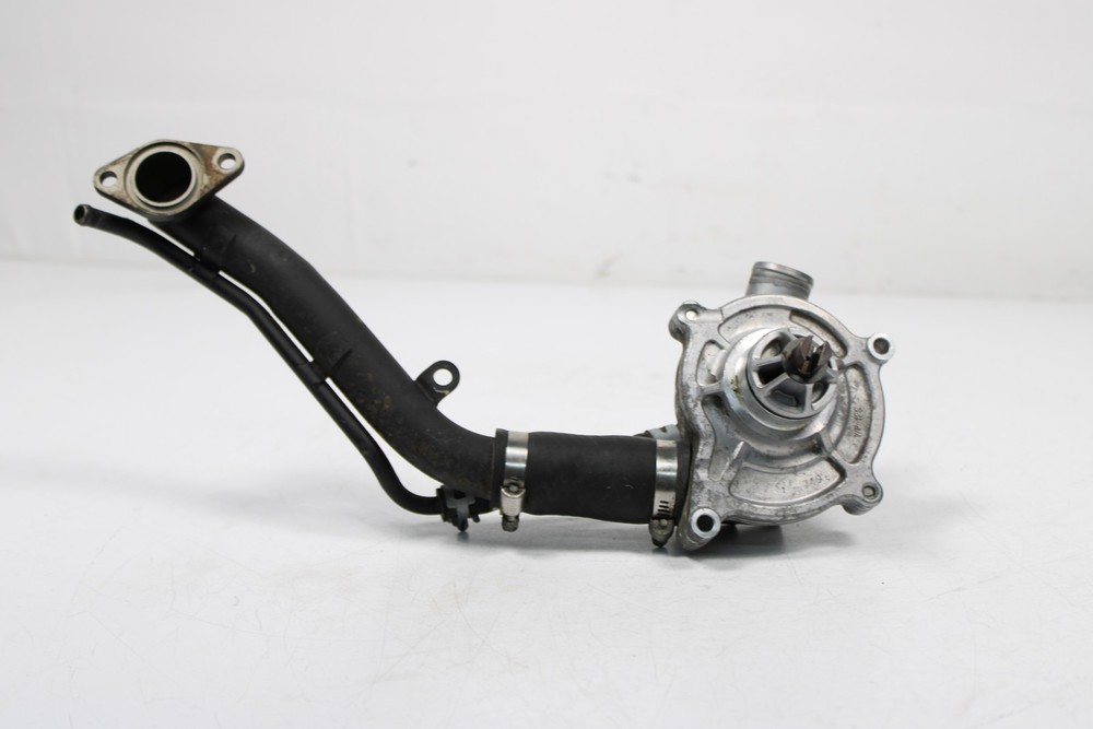 07 Suzuki VZR1800 Boulevard M109 Engine Coolant Pump