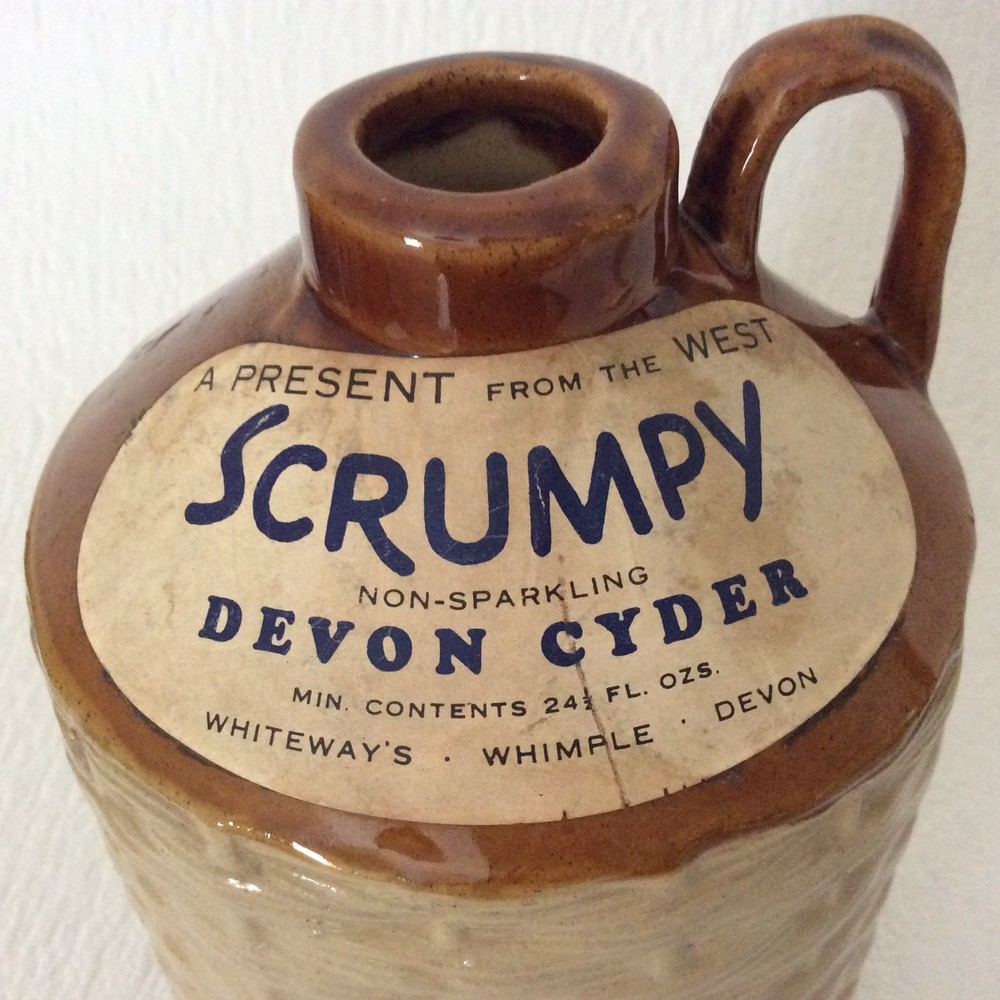 Scrumpy Devon Cider flagon - Stoneware - Wicker basket - 725ml/24.5fl oz