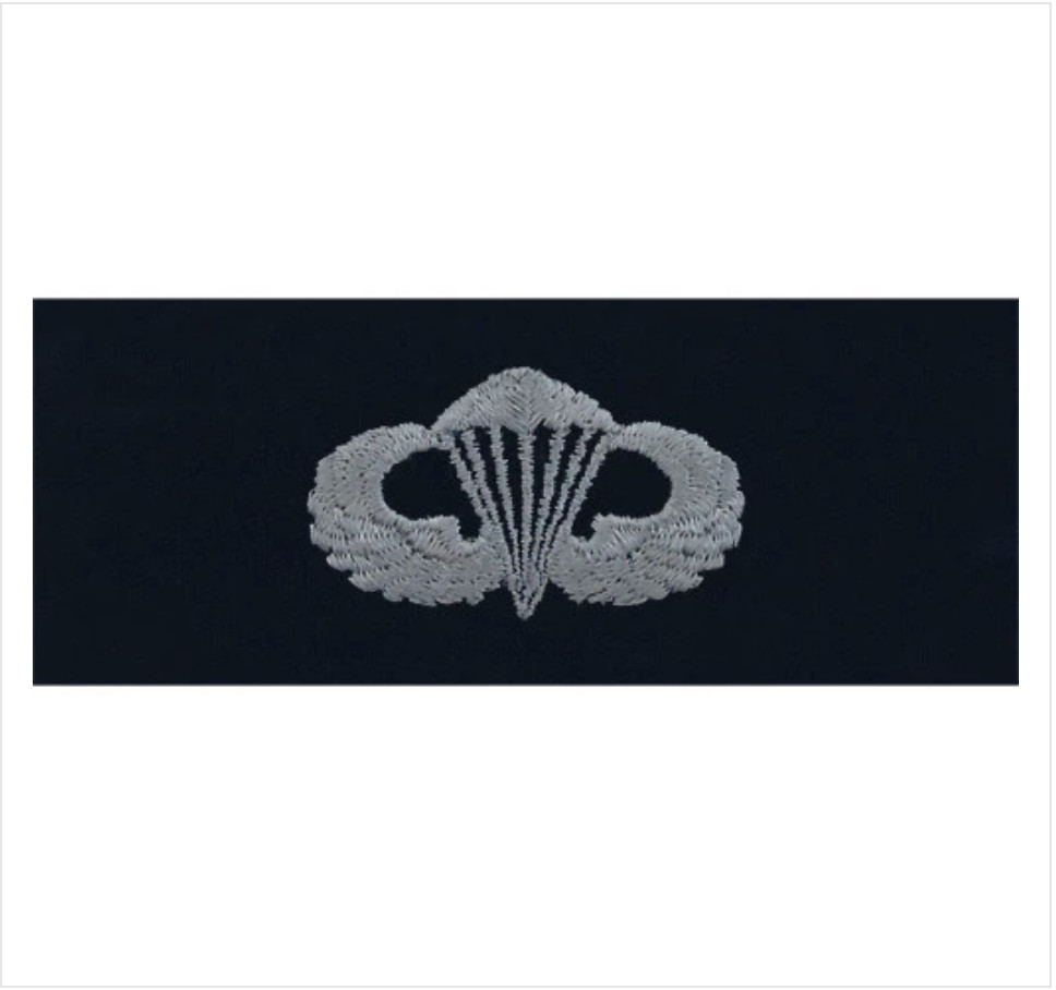 GENUINE U.S. NAVY EMBROIDERED BADGE: PARACHUTE BASIC - EMBROIDERED ON COVERALL