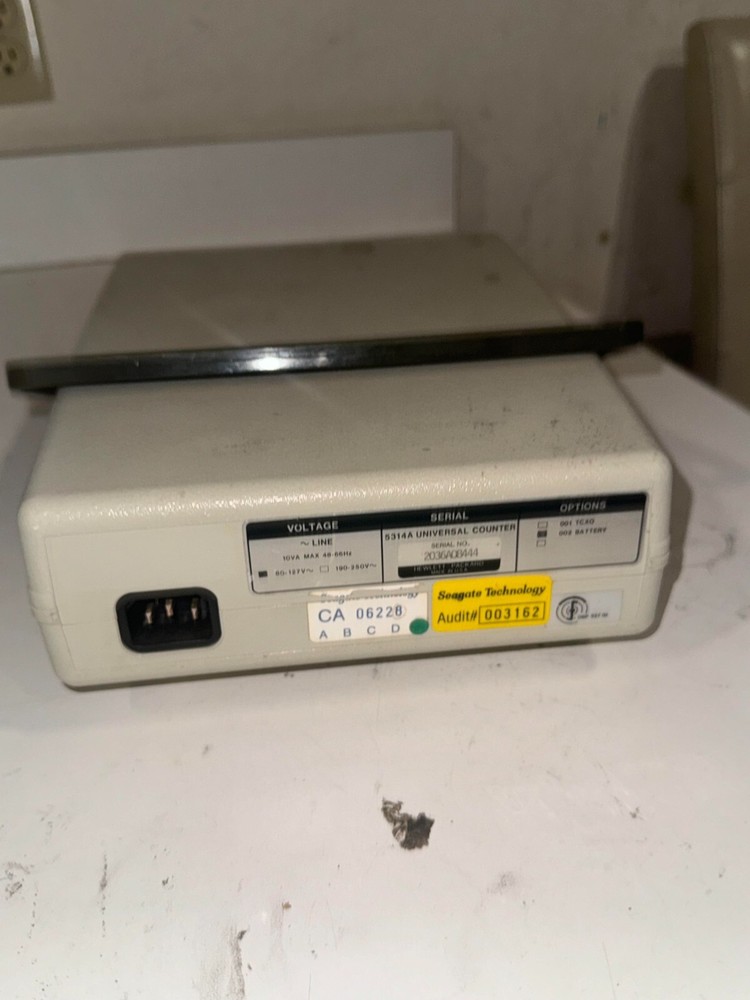 HP 5314 A universal counter