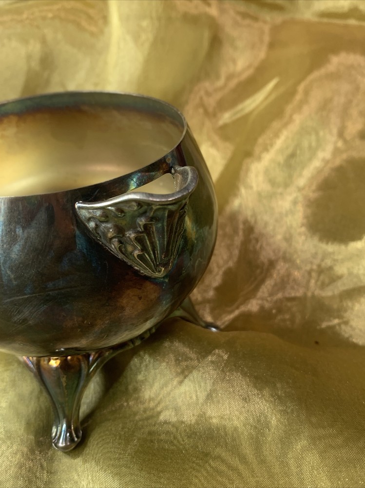 Vintage classic Silver plated footed creamer
