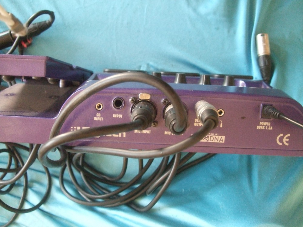 DigiTech Vocal300 Vocal Effects Processor w/AUDIX OM5/CABLES & AC ADAPTOR