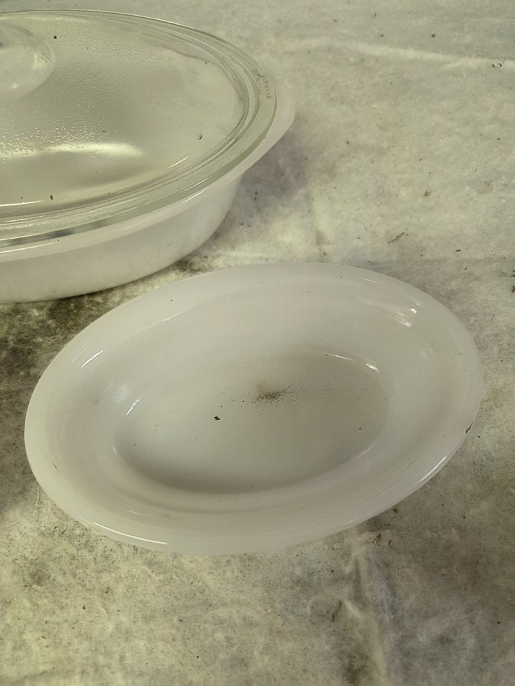 Glass bake 3 Pc Set. Needs Cleaned. See Pics