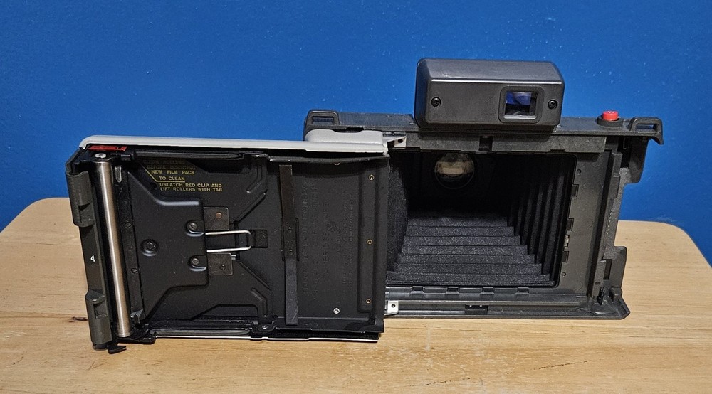 Vintage Polaroid Automatic 215 Land Camera