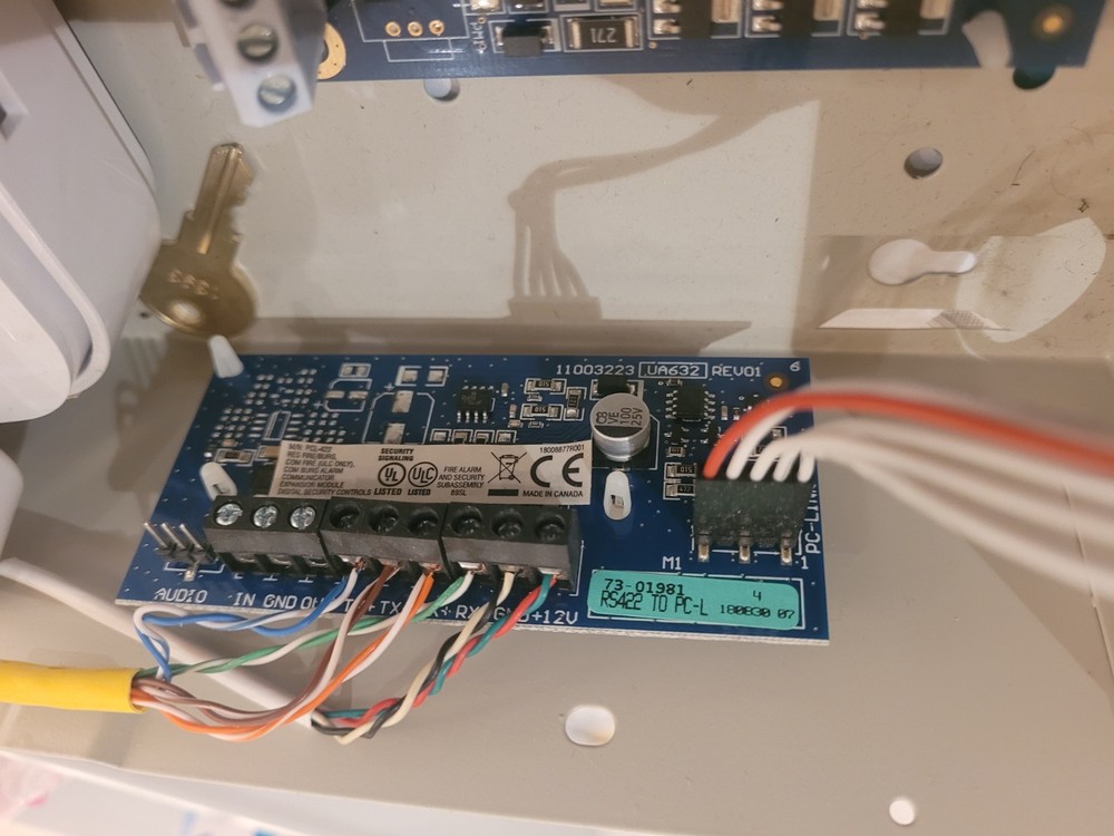 DSC HS2032 Panel, RS22 automation module, wireless receiver and 2 touchscreens