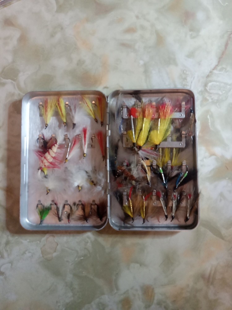 Perrine 95 Fly Box. Over 70 Lures