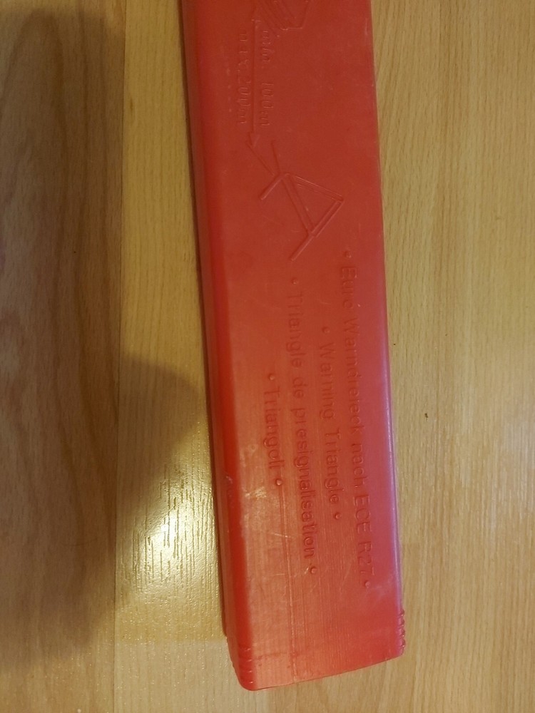 GENUINE AUDI WARNING TRIANGLE USED ISSED BY AUDI