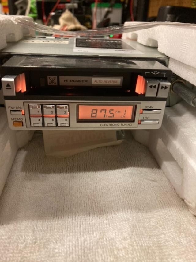 CASSETTE PLAYERIN-DASH NOS NICE! VIDEO