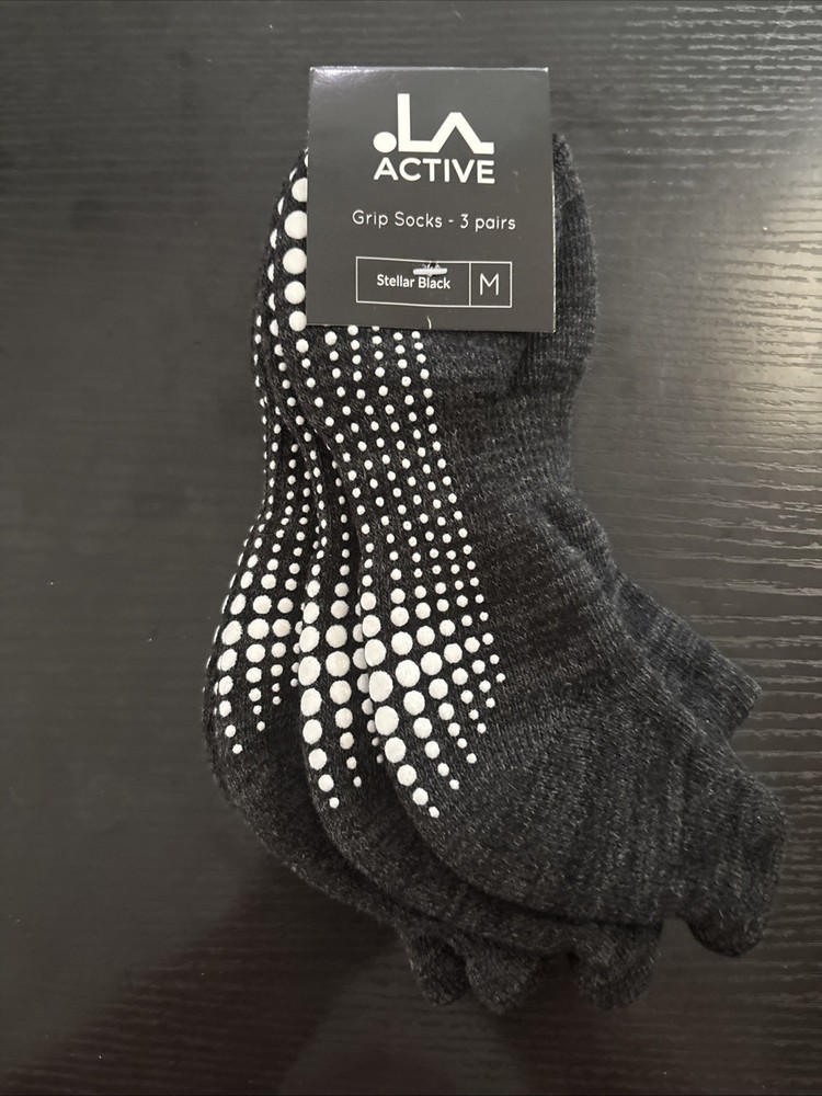 NWT 2 PAIR~LA ACTIVE GRIP SOCKS M