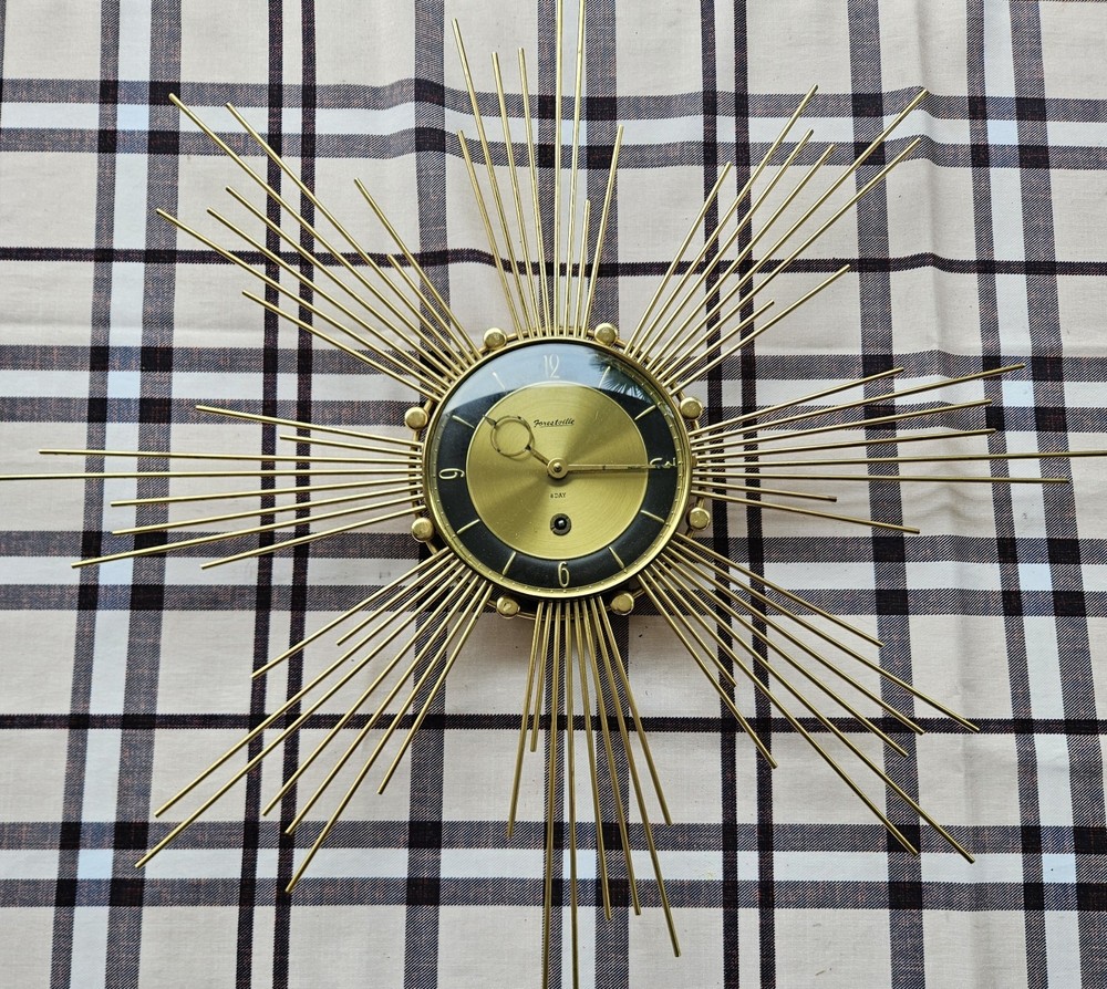 Foresville Starburst Clock, Read Description
