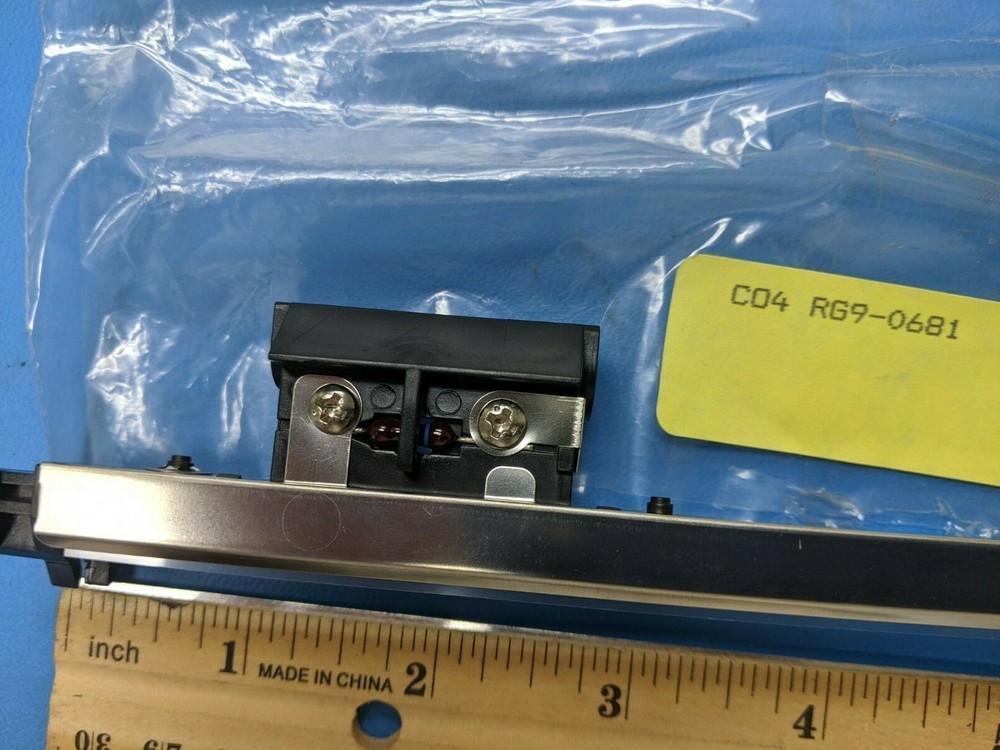 HP RG9-0681-000CN Roller Guide ( one )