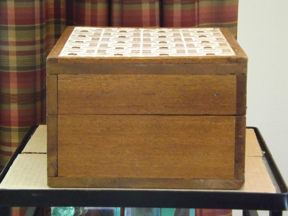 Wood Sewing Box 18 Thread Holders Tile Top EXC