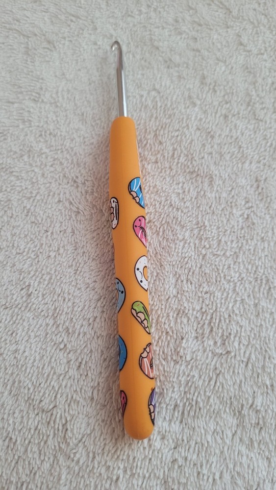 Preowned Bitten Wooble Ergonomic Crochet Hook