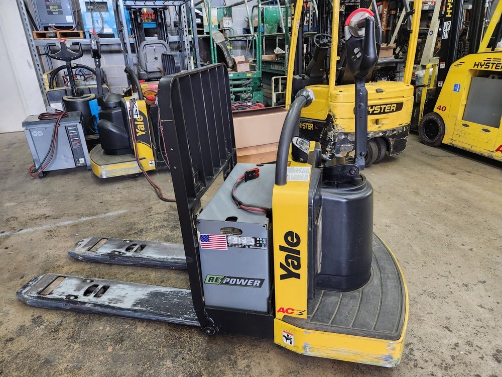 2014 Yale Pallet Jack