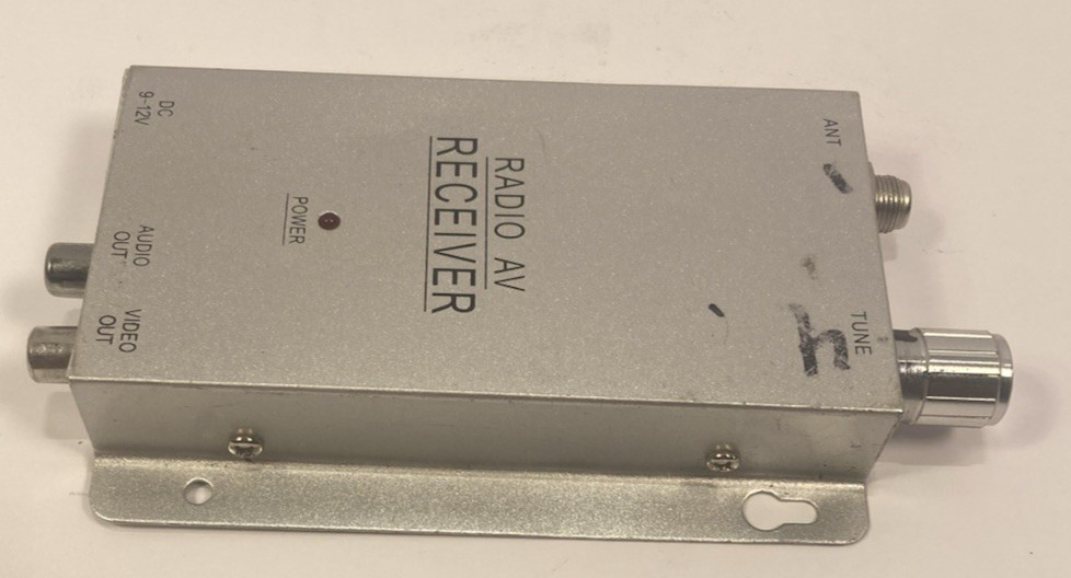 RADIO AV RECEIVER 9-12V Powers Up, NOT Tested