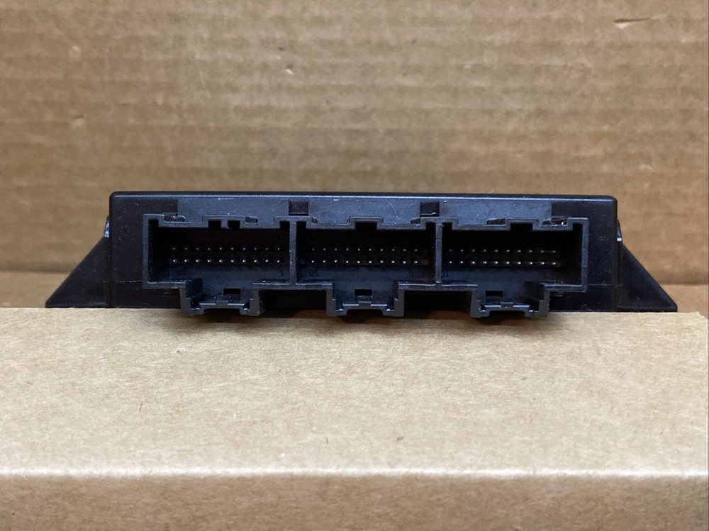 2007 - 2014 GM Tahoe Escalade Yukon Memory Seat Control Module 20870474