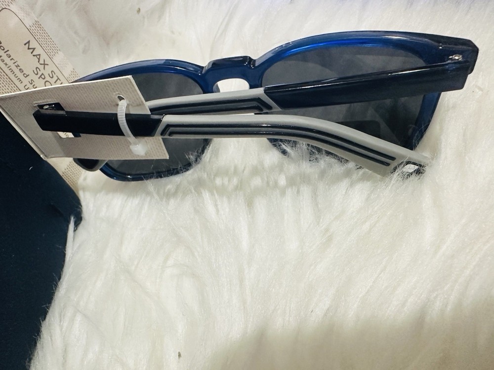 New MAX STUDIO sunglass & Case Maximum UVA-UVB Protection