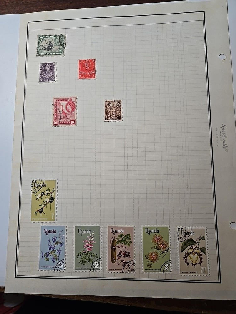 11 Uganda stamps  Lot Hinged