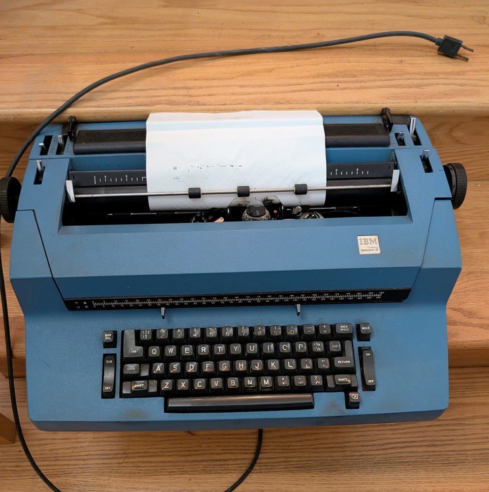 IBM Selectric II Correcting Typewriter Blue (See Description)