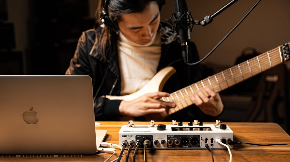 Hotone Ampero II Stage MP-380 Amp Modeler & Effects Processor