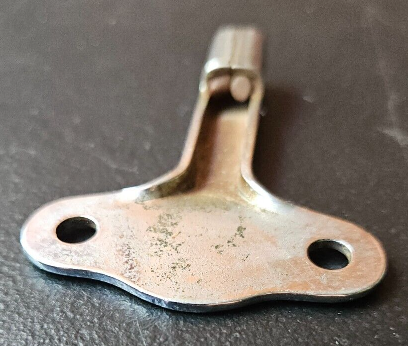 PP LOG LIGHTER. METAL KEY.