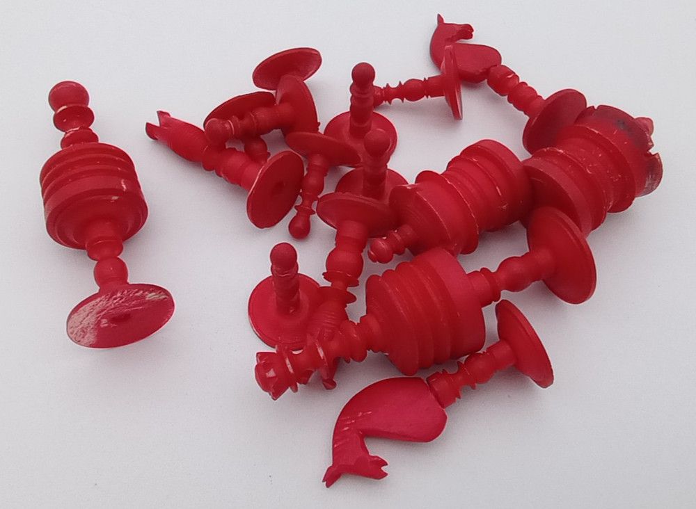 Antique Bone Carved Chess Pieces (Red / Black Side Set) See Pics