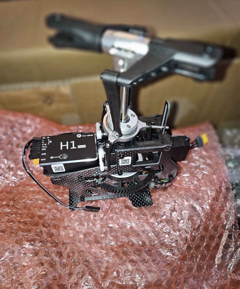 Flywing UH-1 V4 470 ACE GPS/ATT Scale RC Helicopter (RTF)