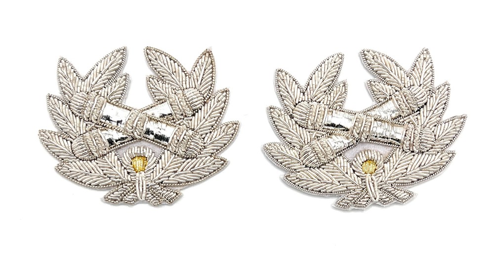 Badge Silver Wreath Left & Right High Quality R730